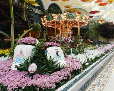 Flowers in the Bellagio - yes they're real