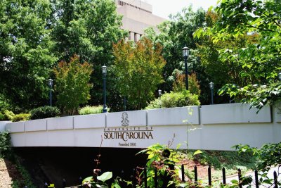 USC - The pedestrian bridge over Pickens Street