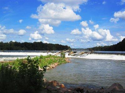 Broad River overflowing the spillway and dam