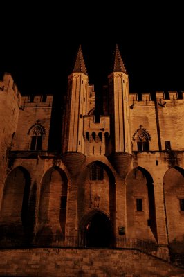Entre Palais des Papes.jpg