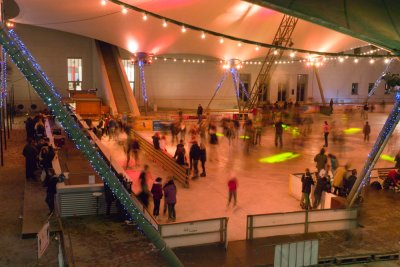 Bonn: Eisbahn auf dem Museumsplatz