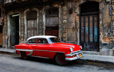 HavanaCentro_Cuba_RedCar.jpg