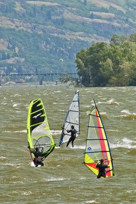 OR Columbia River Windsurfing at Hood River OR 1.jpg