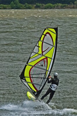 OR Columbia River Windsurfing at Hood River OR 2.jpg