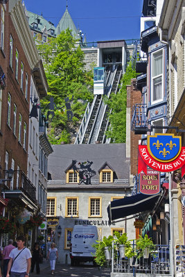 39 QC Quebec City 2 Funicular (Incline Railway) to Old Lower Town.jpg