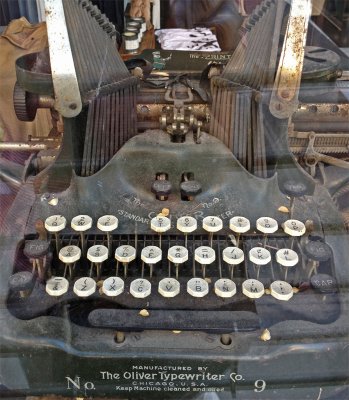 0286_typewriter.jpg