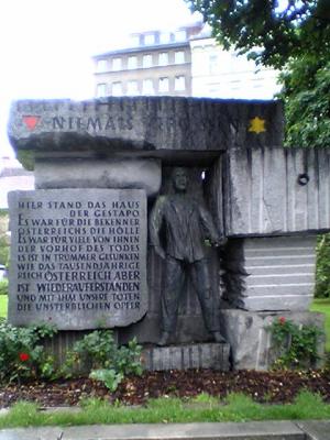 9.Victims of fascism memorial.jpg