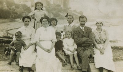 Thomas William Kay and family - Isle of Man