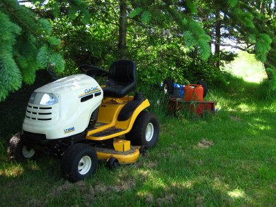 lawn tractor and its trailer