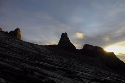 (3929M+) On platform rock, leading to peaks.