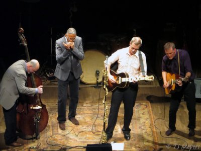 David Pilch, Vincent Henry, Hugh Laurie, Kevin Breit