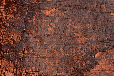 Petroglyphs at Mouse's Tank trail