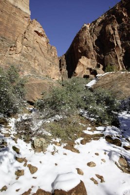 On the way to Upper Emerald Pool