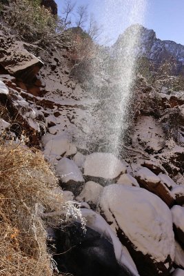 Lower Emerald Pool, fall coming from Middle Emerald Pool