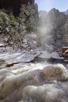 Lower Emerald Pool, fall coming from Middle Emerald Pool