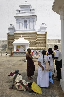 Anuradhapura, Ruvanvalisaya Dagoba
