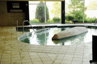 THIS IS THE WALKING CURRENT POOL-THE WATER FLOWS CLOCKWISE AND IS VERY STRONG