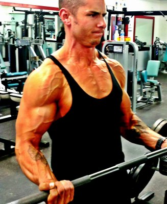 THIS IS VERY SERIOUS WEIGHT TRAINING-LOOK AT THE BLOOD VESSELS BULGING