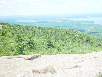 VIEW ON THE WAY TO THE SUMMIT OF CADILLAC MOUNTAIN