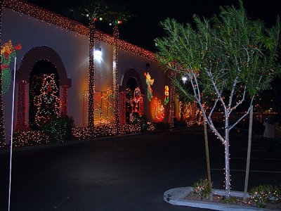 THERE ARE MANY BUSINESSES IN THE VALLEY THAT GO ALL OUT FOR THE HOLIDAYS