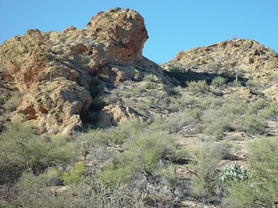 ROCK FORMATIONS ON THE ROAD TO THE ROOSEVELT DAM