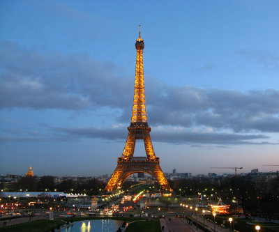 Tour d'Eiffel at Dusk (obligatory image for all tourists)