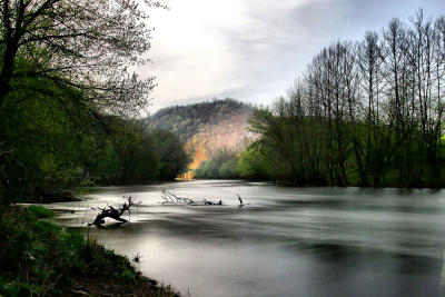 the Clinch River a few yards south of Copper Creek