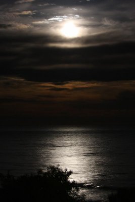 Full moon rising