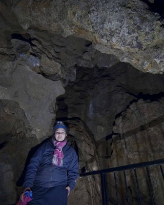 Cave Guide 2986.jpg