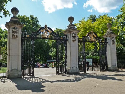 Marlborough Gate, St. James Park, London