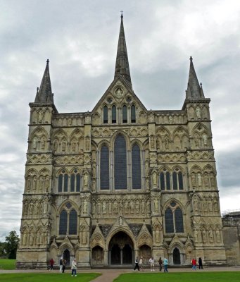 Salisbury Cathedral (1220-58)