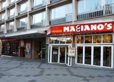 Maggiano's 'Mexican Restaurant' - What's up with that?