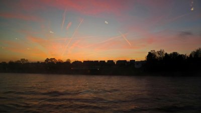 Sunrise Contrails over the Rhine