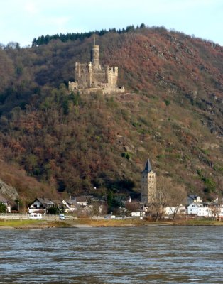 Burg Maus above the Village of Wellmich, Germany
