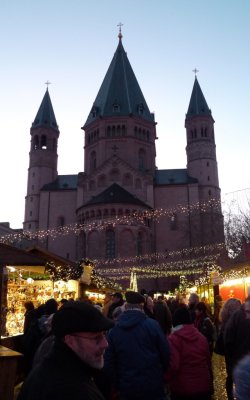 Mainz Cathedral Provides a Backdrop for the Christmas Market