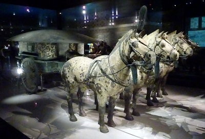 'Prince & Princess Chariot' from 200 BC was Found in the Funerary of the 1st Qin Dynasty Emporer