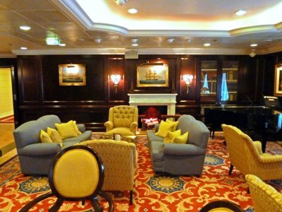 Martinis Lounge on MS Nautica