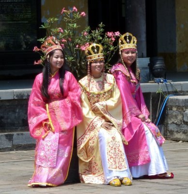 Girls in Period Dress from the Nguyen Dynasty (17th Century)