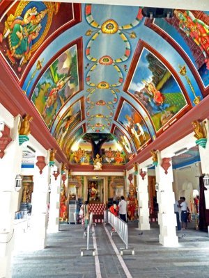 Ceiling & Altar in Sri Mariamman Temple