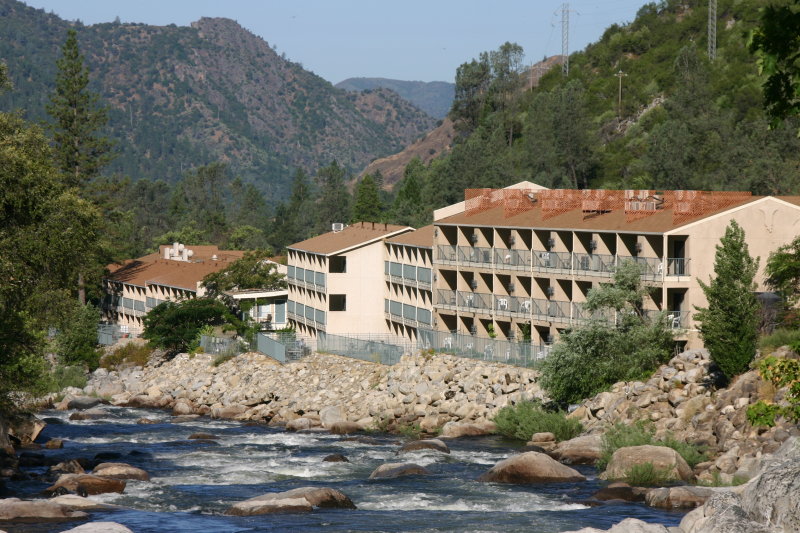 Yosemite View Lodge