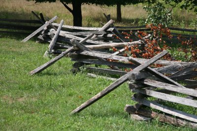 Colonial fence