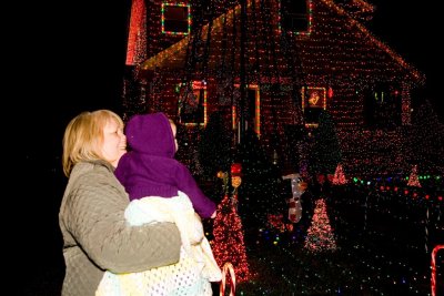 Grandmom and Amelia take in the lights.