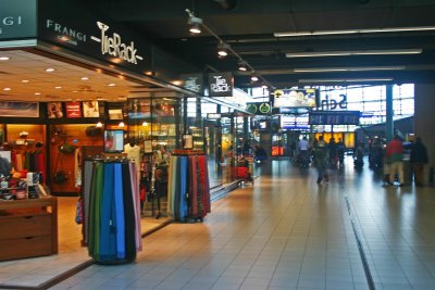 Schiphol Airport stores
