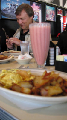 Breakfast at Mel's Drive In of American Graffiti fame