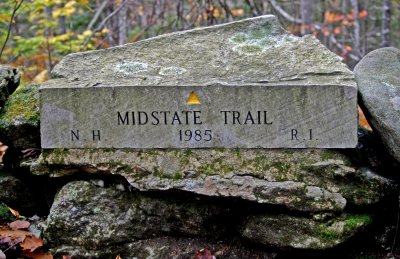 midstate trail  to mt watatic NH north marker 2150.jpg