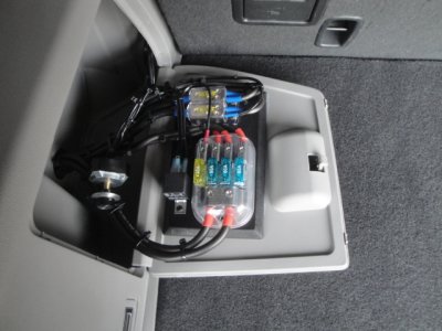 Power distribution easily accessible in left side compartment. (fan speed control pot as well)