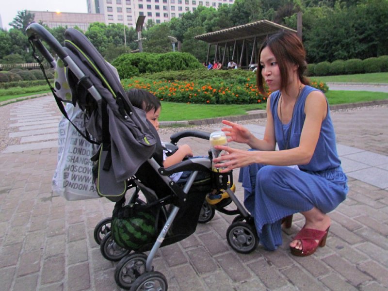 Amy and Weijia - Shanghai, August 2011