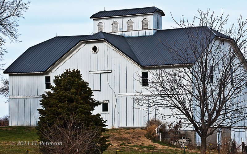 Found this big white barn from the interstate so I went looking for it.
An image may be purchased at http://edward-peterson.artistwebsites.com/featured/white-barn-edward-peterson.html