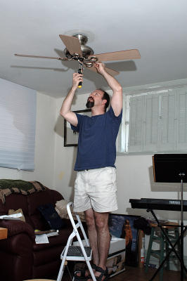 Hanging the fan