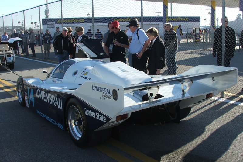 1986-1987 Porsche 962 Al Holbert/Derek Bell/Al Unser, Jr. (87 Chip Robinson)